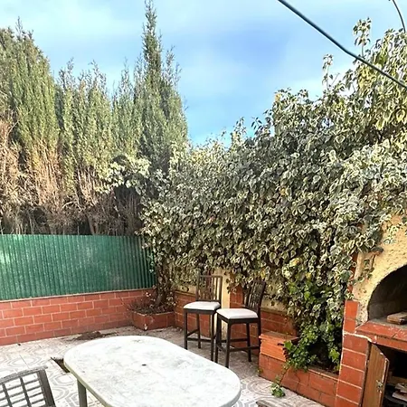Spacious House With Garden Hotel