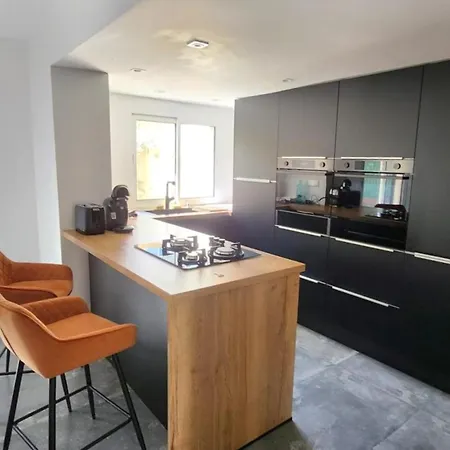 Spacious House With Garden 3*